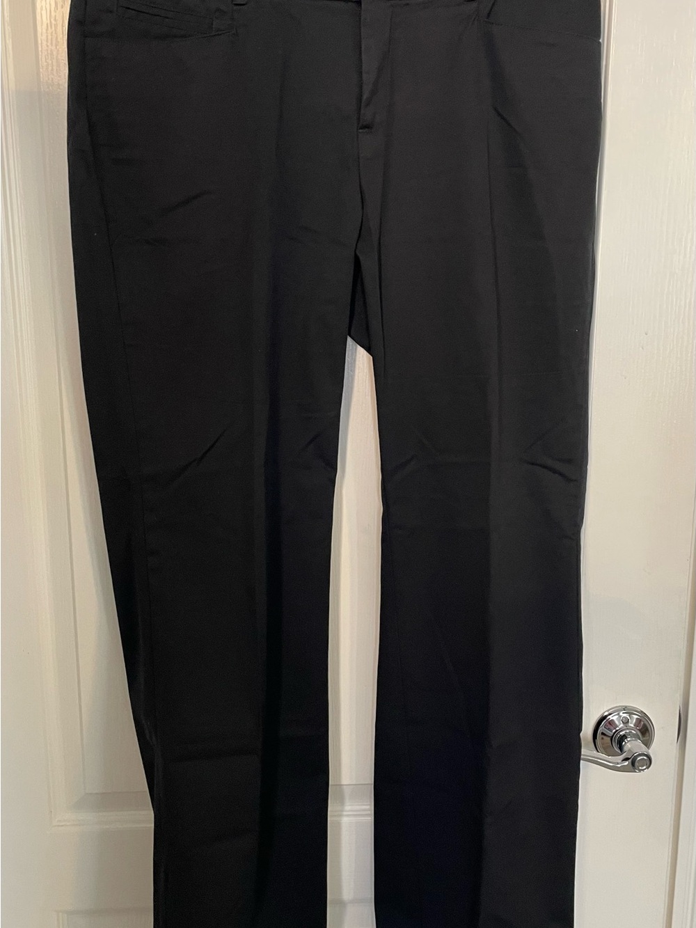 Great pair of woman’s slacks by Dockers. khaki “goodness inside”